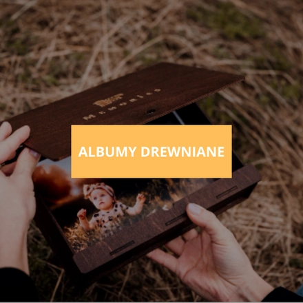 albumy drewniane grawer